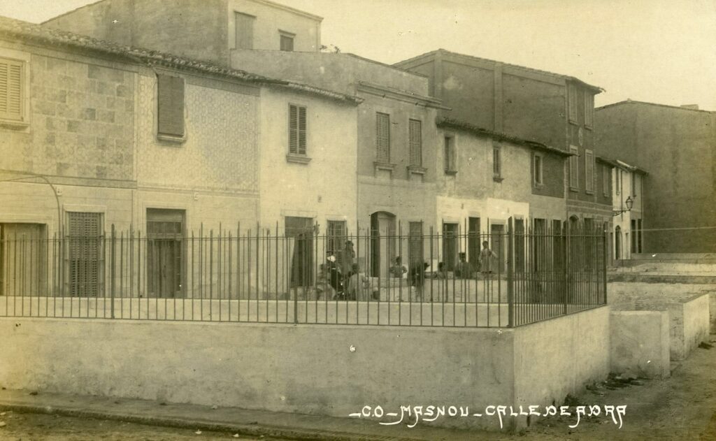 Calle de Adra, 1905-1915. CO. Arxiu Municipal del Masnou, fons Jordi Alonso van Run, 14655.