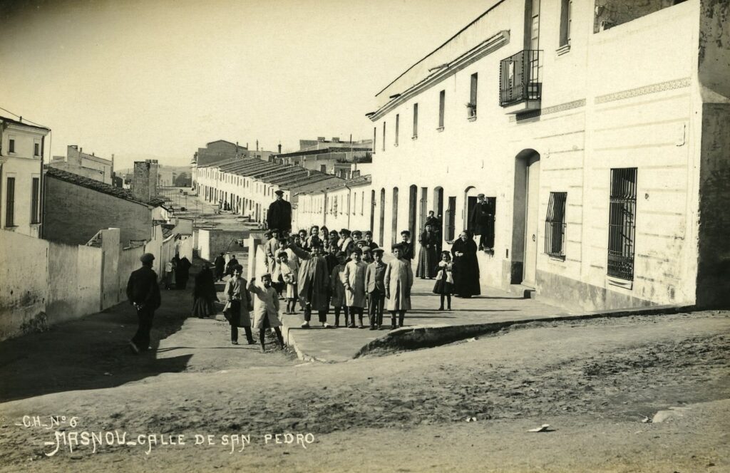 Calle de San Pedro, 1905-1915. CH. Arxiu Municipal del Masnou, fons Jordi Alonso van Run, 14645.