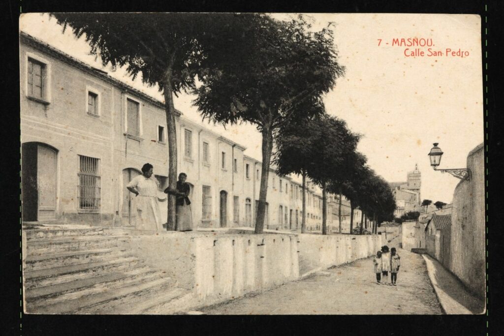 Carrer de Sant Pere, 1910-1919. Josep Thomas i Bigas. Arxiu Municipal del Masnou, fons fotogràfic L’Abans, família Sampera-Parés, 18954.