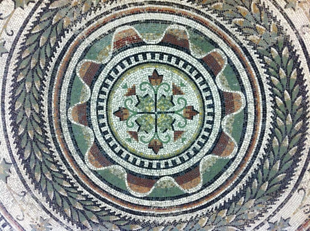 Detall del mosaic procedent de Cal Ros de les Cabres i exposat al Museu d’Arqueologia de Catalunya de Barcelona. Ajuntament del Masnou.