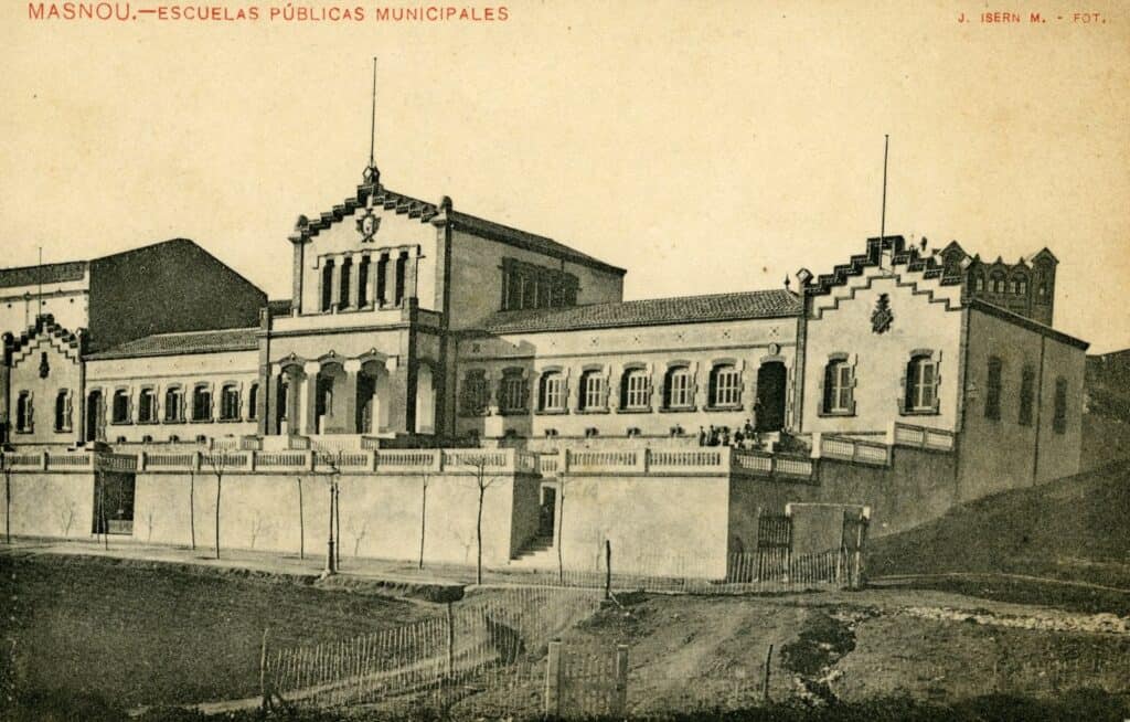 Escoles públiques municipals, 1905-1915. J. Isern M. Arxiu Municipal del Masnou, fons Jordi Alonso van Run, 14638.