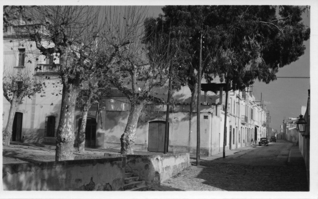 Plaça d’Ocata i carrer dels Mestres Villà, 1954. Teresa Torres i Casals. Arxiu Municipal del Masnou, fons Teresa Torres i Casals, 13333.