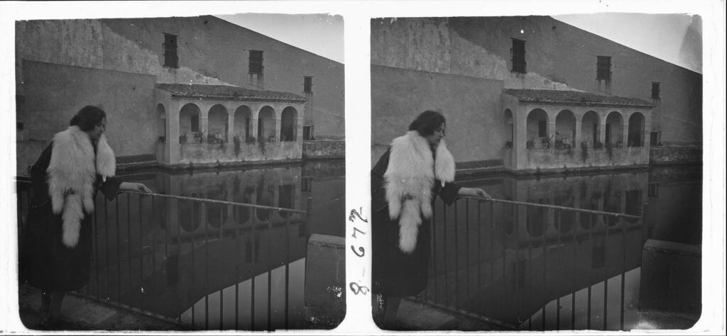 Quimeta a la bassa de la masia de Can Teixidor, 1923. Josep Salvany i Blanch. Biblioteca de Catalunya, fons Salvany, SaP_677_08.